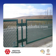 chain-link wire mesh fence